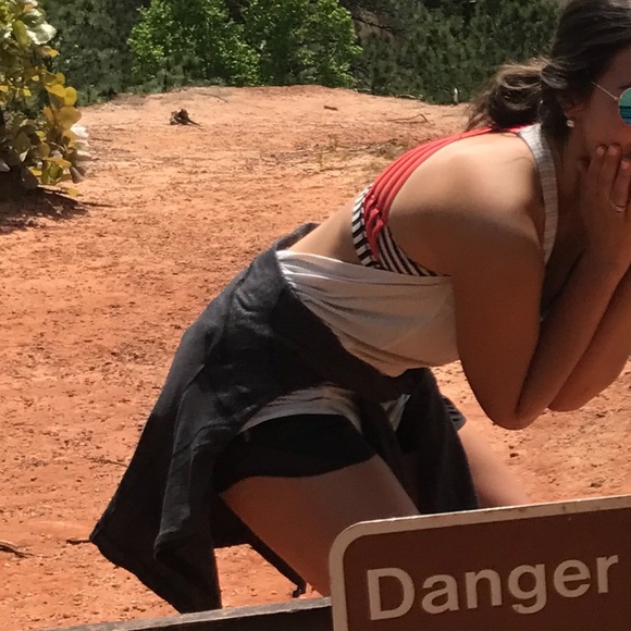 Lululemon workout top with built in sports bra - Picture 5 of 5